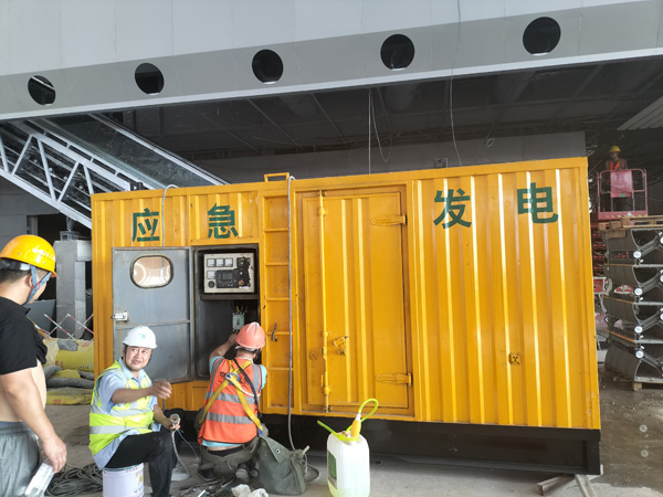 纳溪怎样判断空气滤清器是否需要更换？